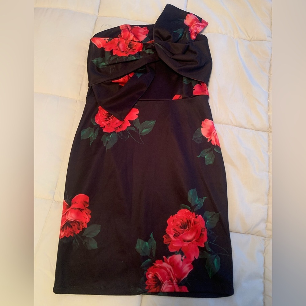 NWT Charlotte Russe Black and Red Floral Strapless Dress Size S
